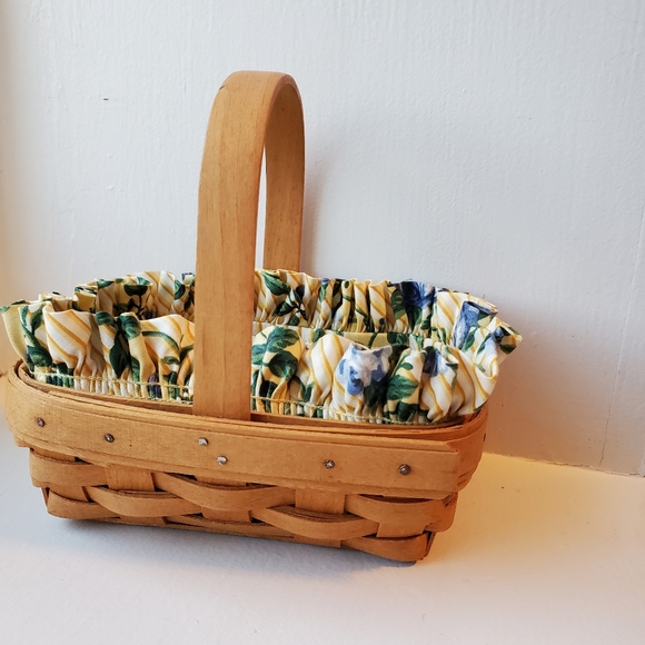Longaberger Small Handle Basket with yellow and blue floral liner 1996 - Picture 6 of 12